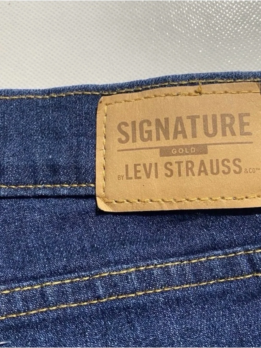 Signature by Levi Strauss used good